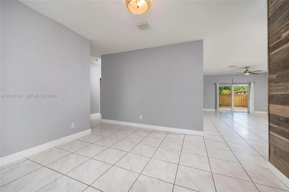 2750 NW 170th St Miami Gardens, FL 33056