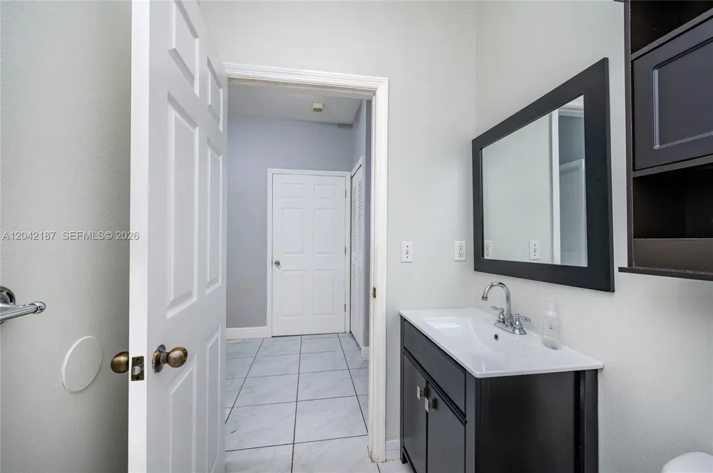 2750 NW 170th St Miami Gardens, FL 33056
