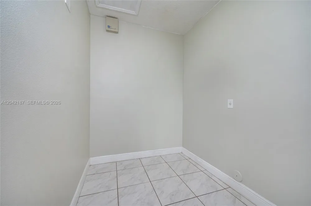 2750 NW 170th St Miami Gardens, FL 33056