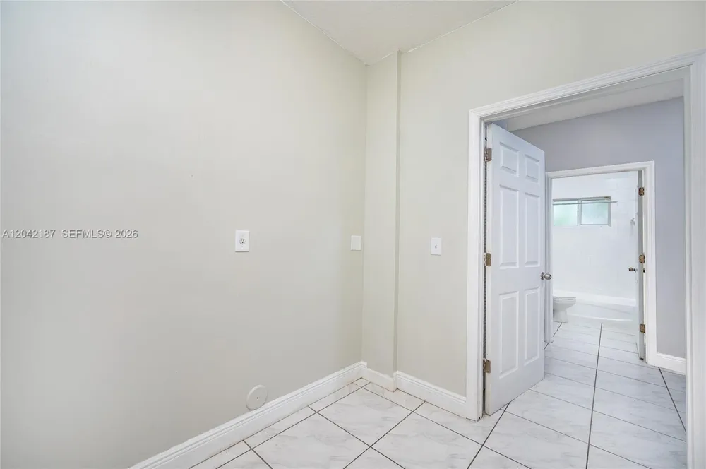 2750 NW 170th St Miami Gardens, FL 33056