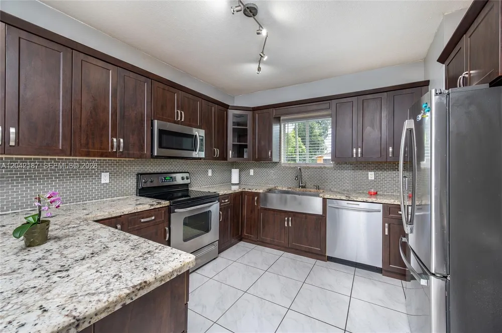 2750 NW 170th St Miami Gardens, FL 33056