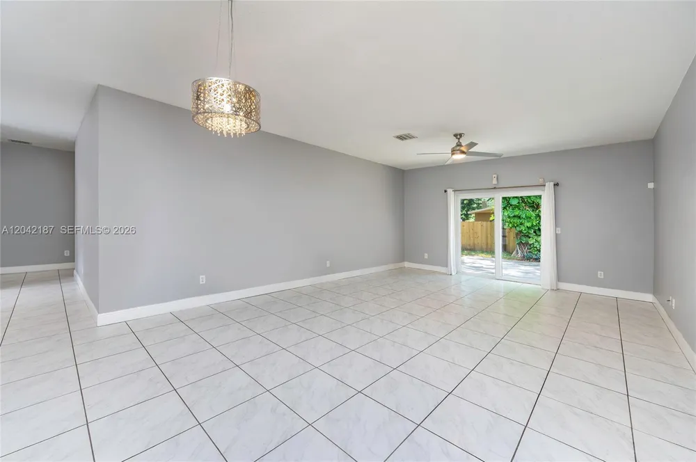 2750 NW 170th St Miami Gardens, FL 33056