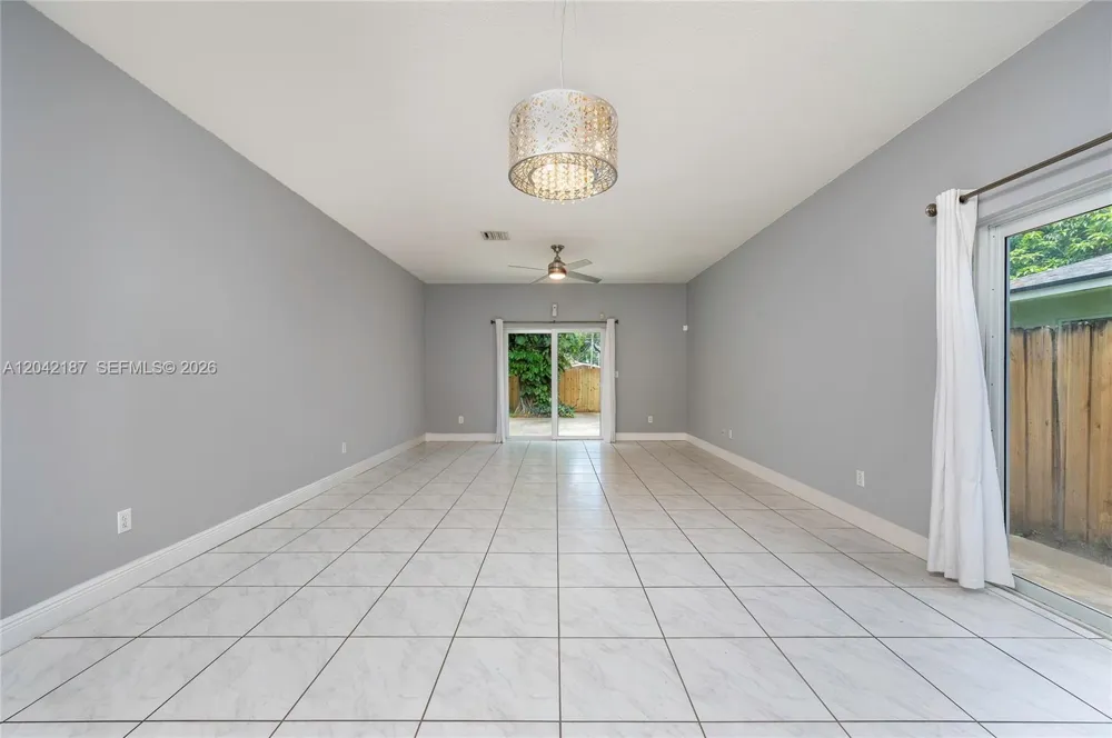 2750 NW 170th St Miami Gardens, FL 33056