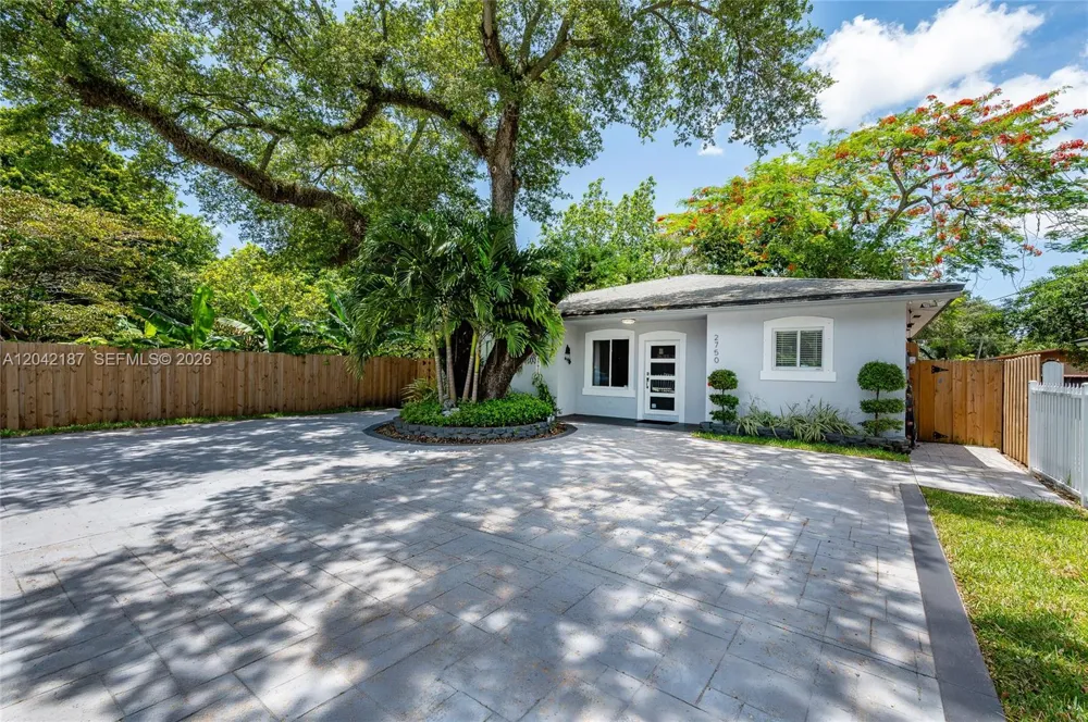 2750 NW 170th St Miami Gardens, FL 33056