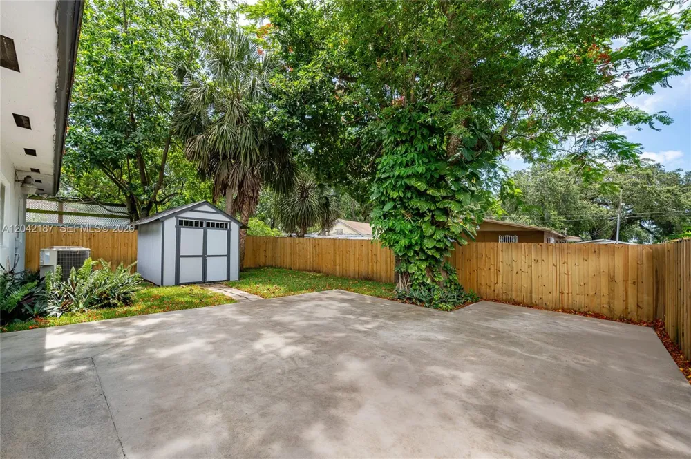 2750 NW 170th St Miami Gardens, FL 33056