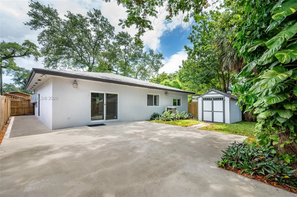 2750 NW 170th St Miami Gardens, FL 33056