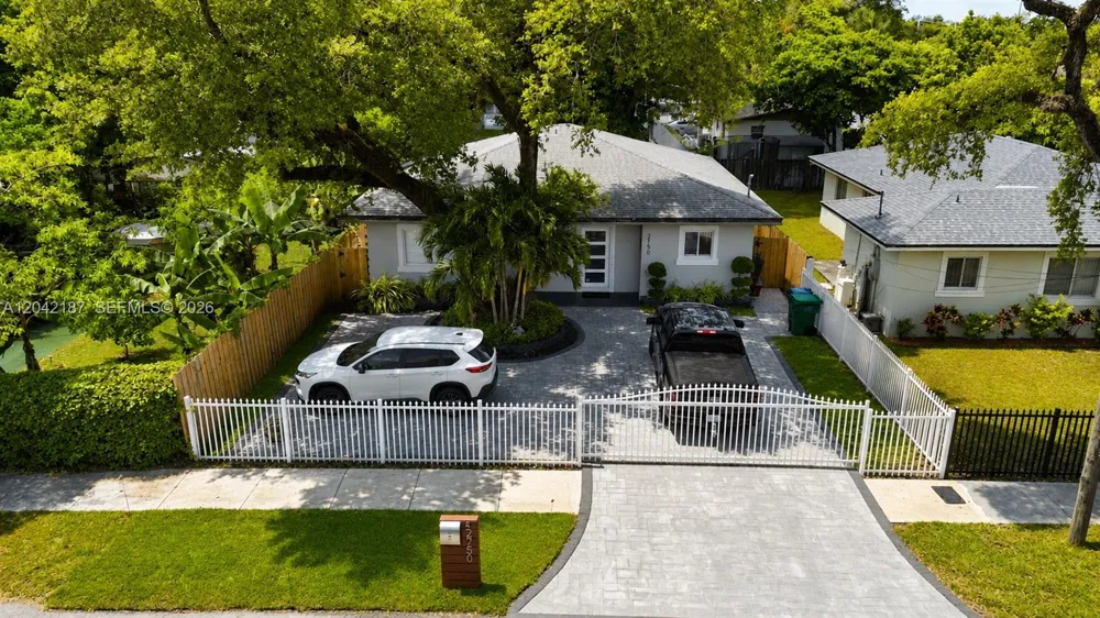 2750 NW 170th St Miami Gardens, FL 33056