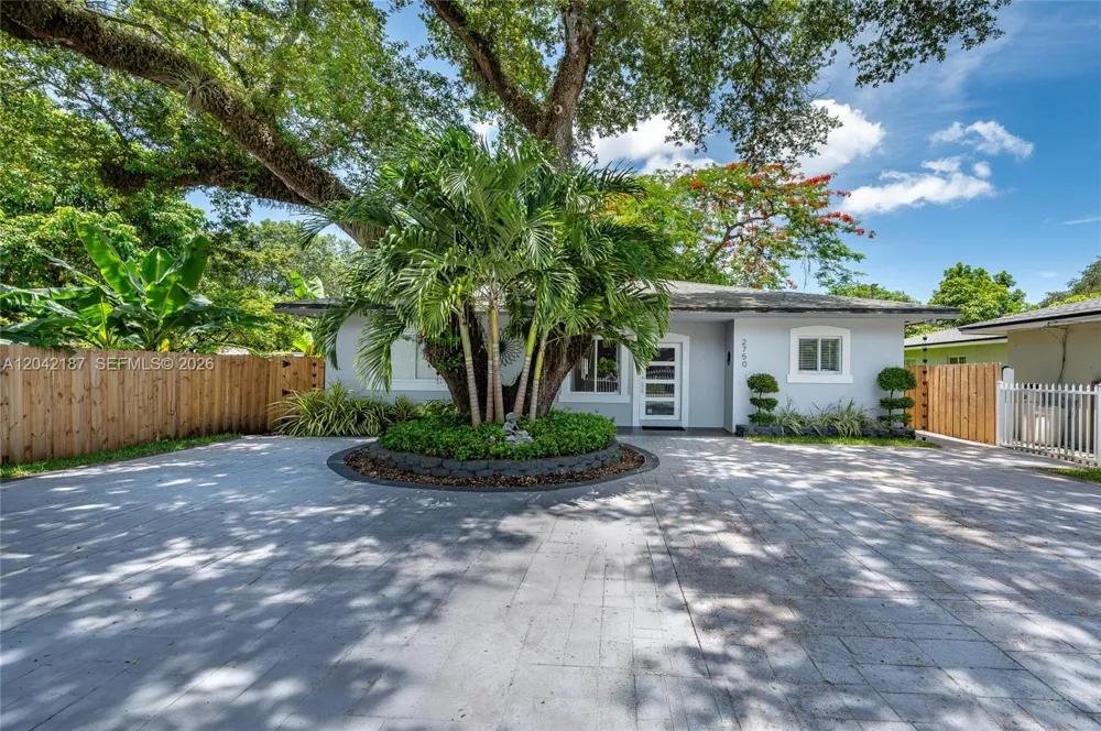 2750 NW 170th St Miami Gardens, FL 33056