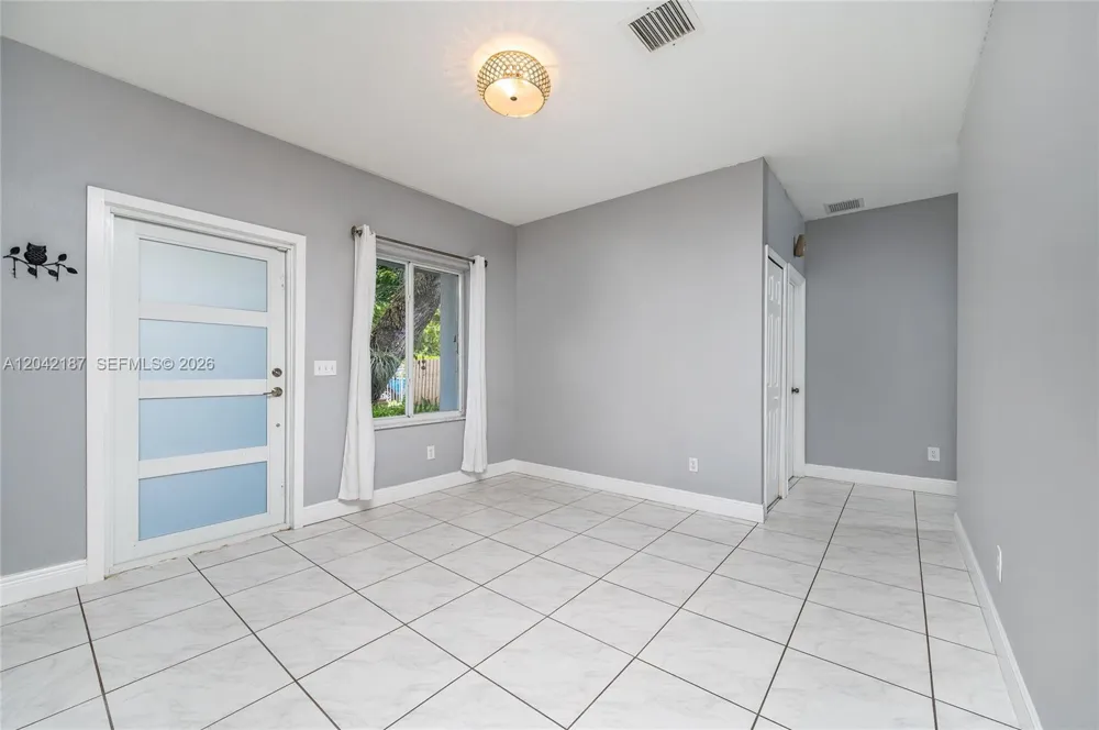 2750 NW 170th St Miami Gardens, FL 33056