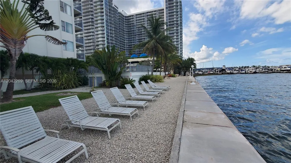 7545 E Treasure Dr #9H North Bay Village, FL 33141