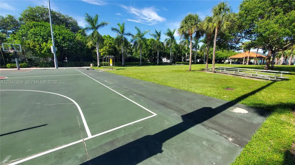 7545 E Treasure Dr #9H North Bay Village, FL 33141