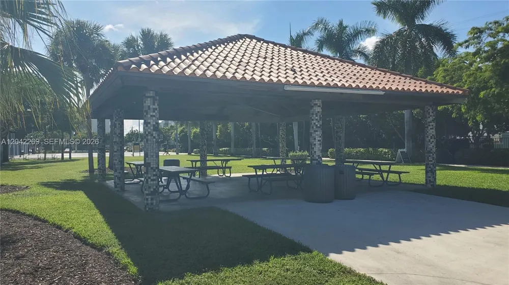 7545 E Treasure Dr #9H North Bay Village, FL 33141