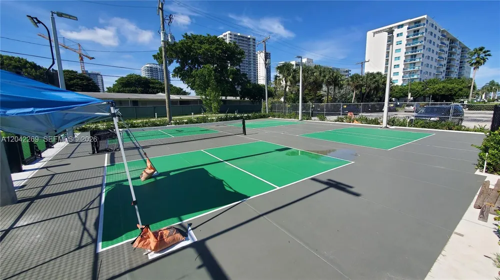 7545 E Treasure Dr #9H North Bay Village, FL 33141