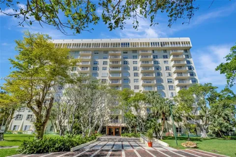 11111 Biscayne Blvd #7E (716)