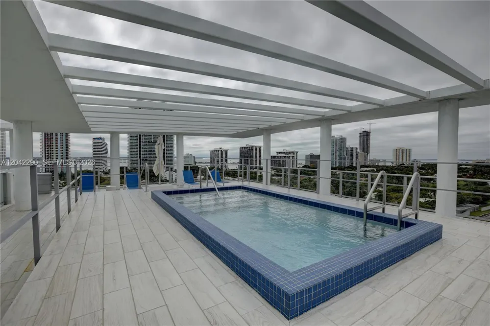 1600 SW 1st Ave #TH-09 Miami, FL 33129