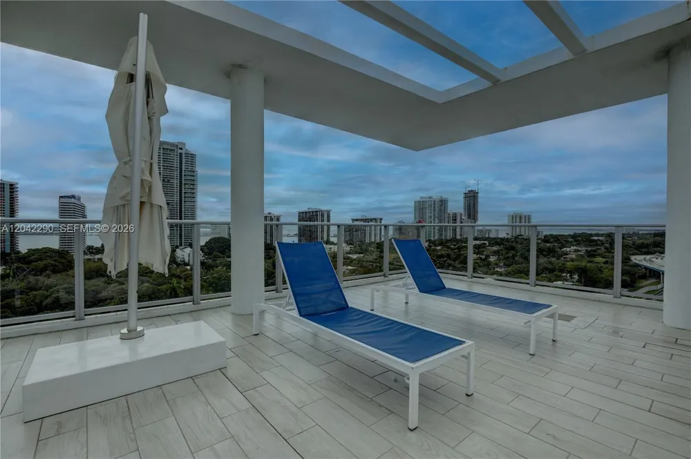 1600 SW 1st Ave #TH-09 Miami, FL 33129