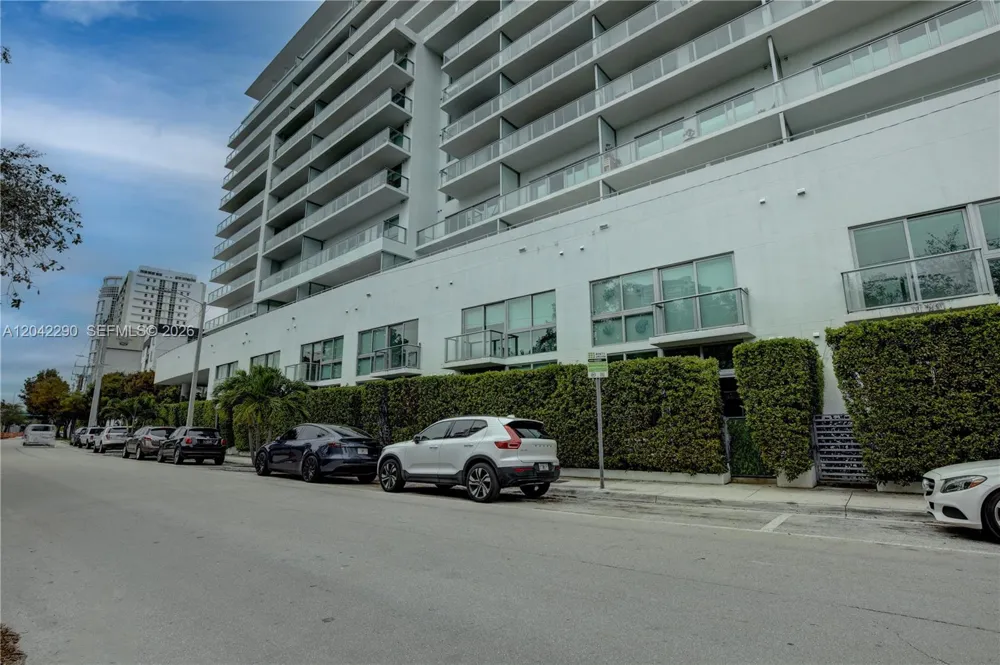 1600 SW 1st Ave #TH-09 Miami, FL 33129