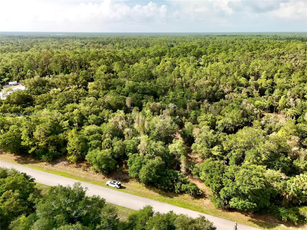 280 35TH AVE NW Naples, FL 34120