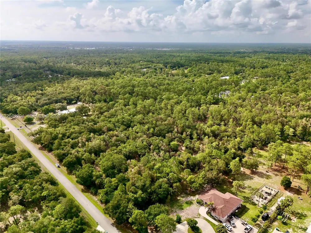 280 35TH AVE NW Naples, FL 34120
