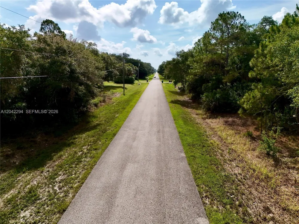 280 35TH AVE NW Naples, FL 34120