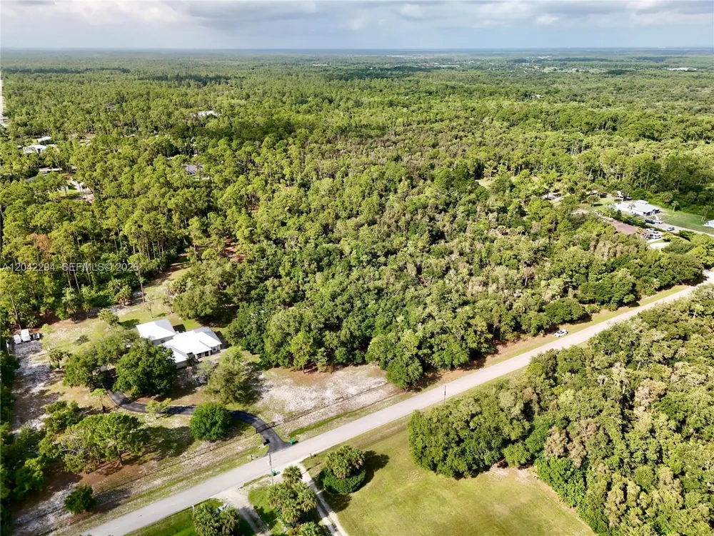 280 35TH AVE NW Naples, FL 34120