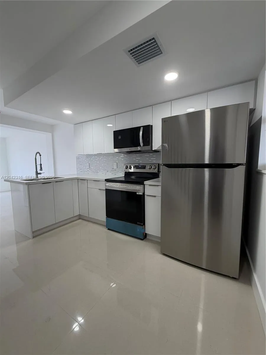 1551 W Okeechobee Rd #9 Hialeah, FL 33010