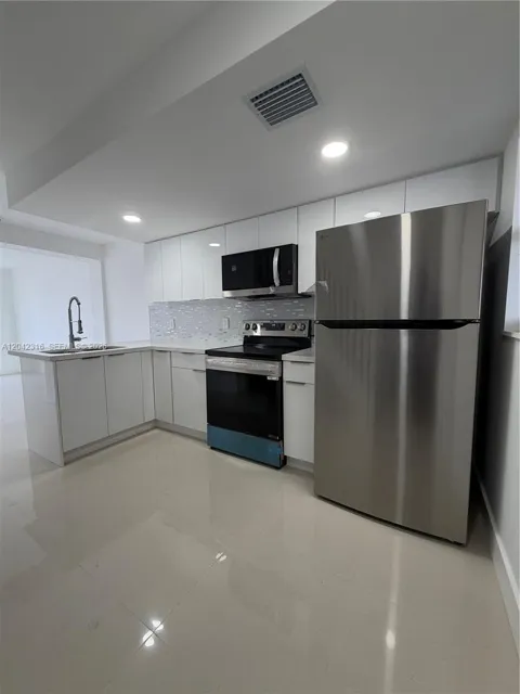 1551 W Okeechobee Rd #9