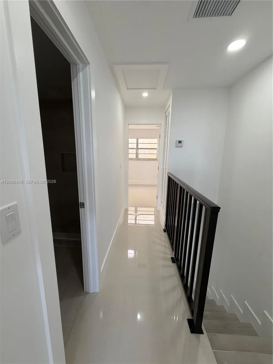 1551 W Okeechobee Rd #9 Hialeah, FL 33010