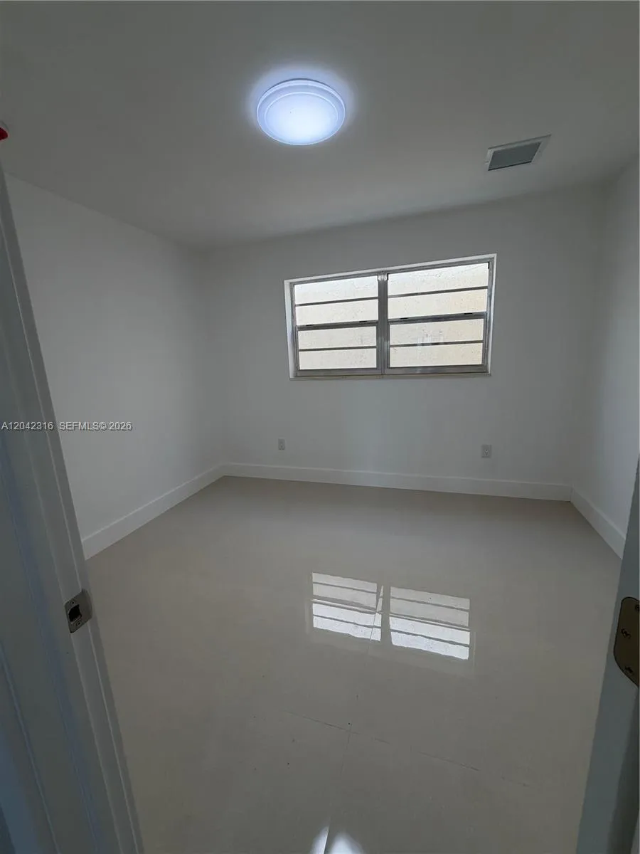1551 W Okeechobee Rd #9 Hialeah, FL 33010
