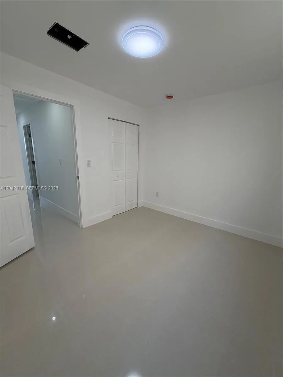 1551 W Okeechobee Rd #9 Hialeah, FL 33010