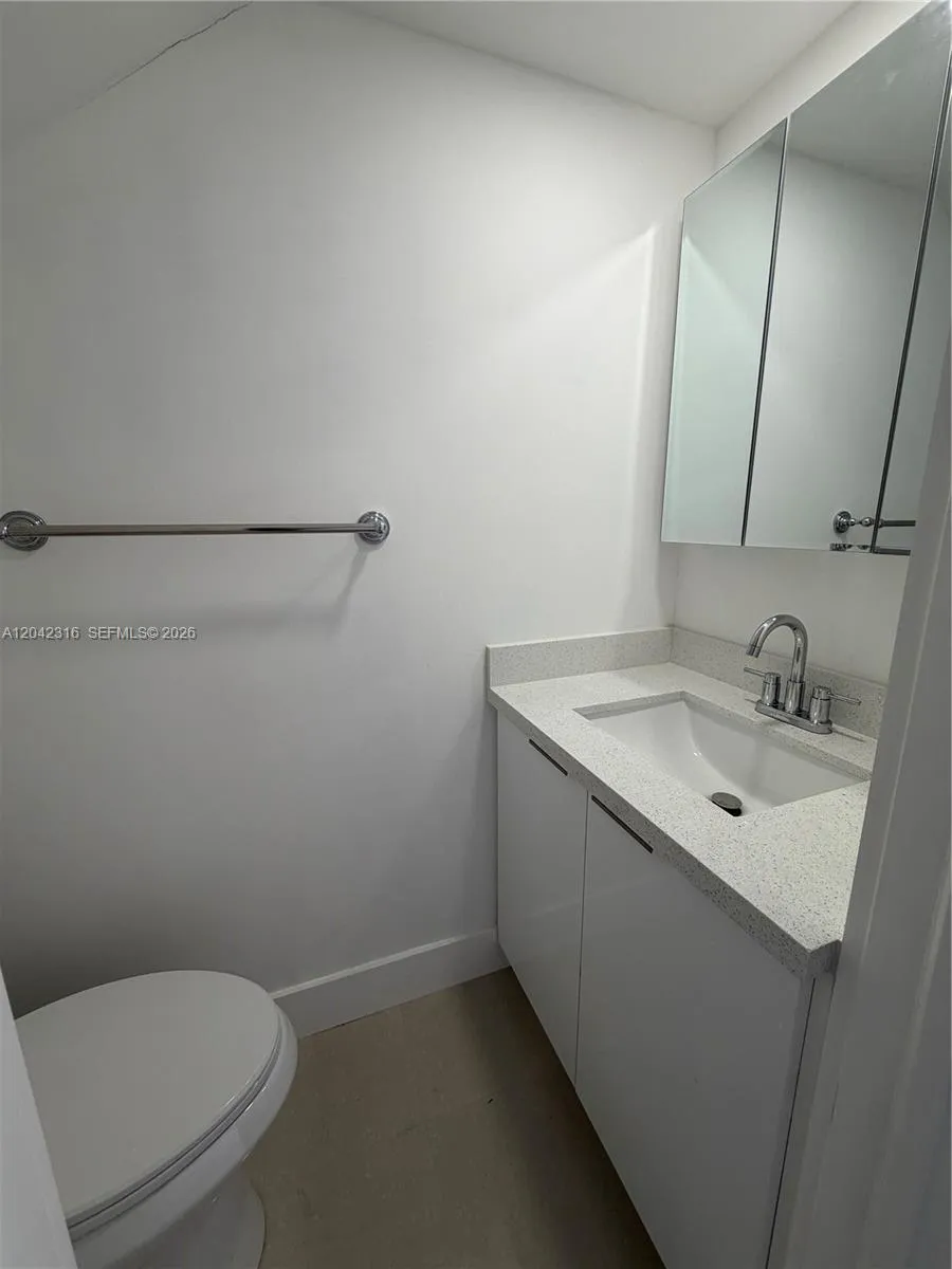 1551 W Okeechobee Rd #9 Hialeah, FL 33010