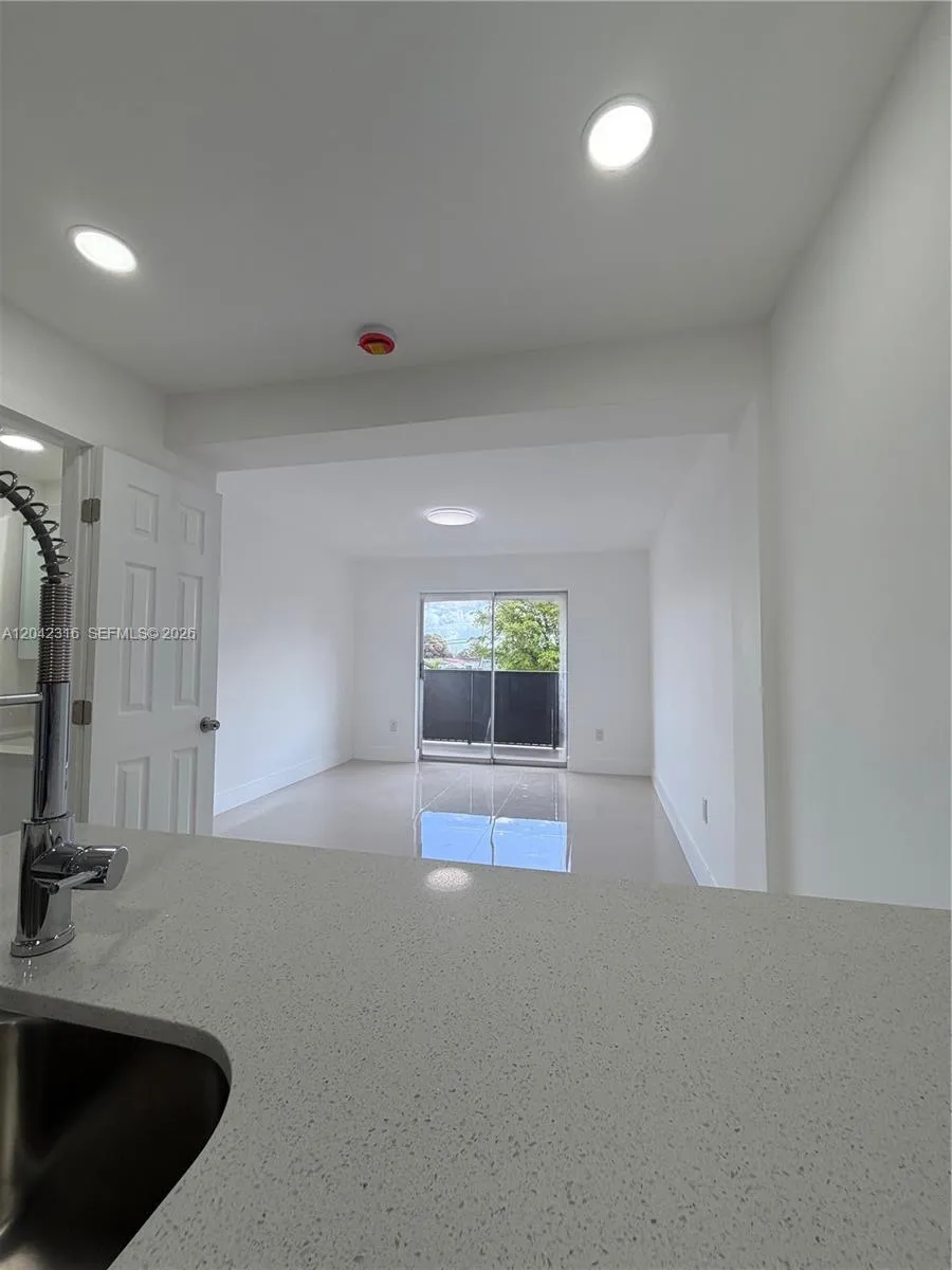 1551 W Okeechobee Rd #9 Hialeah, FL 33010