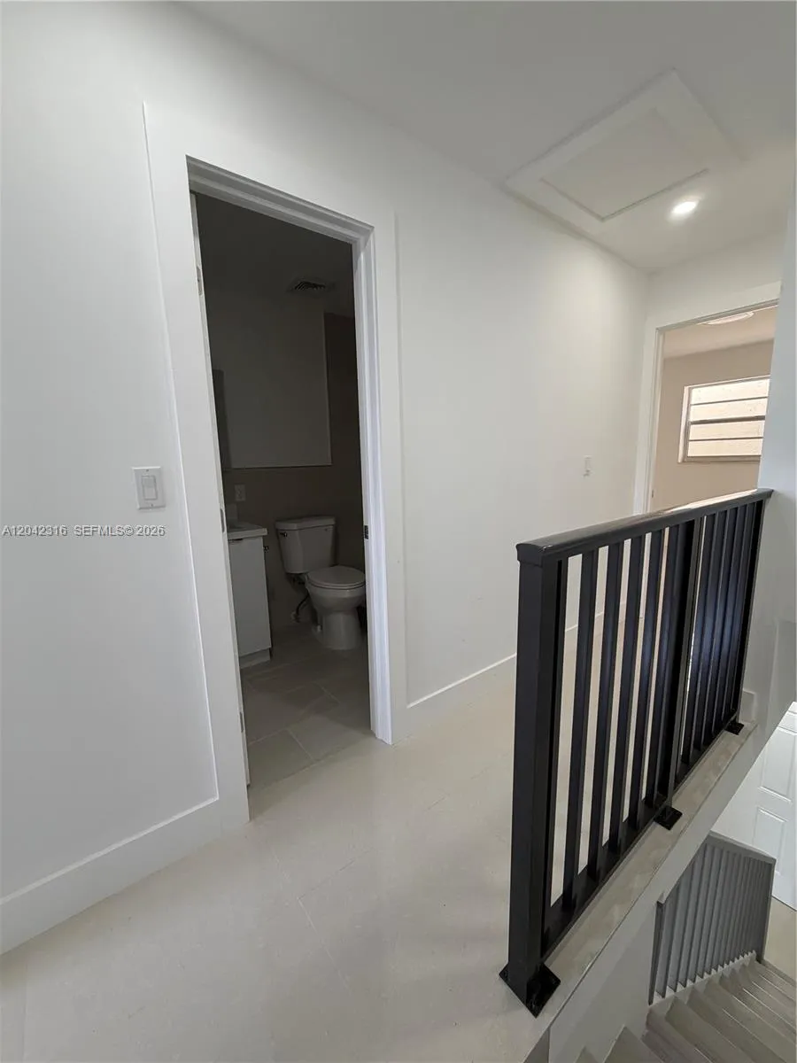1551 W Okeechobee Rd #9 Hialeah, FL 33010