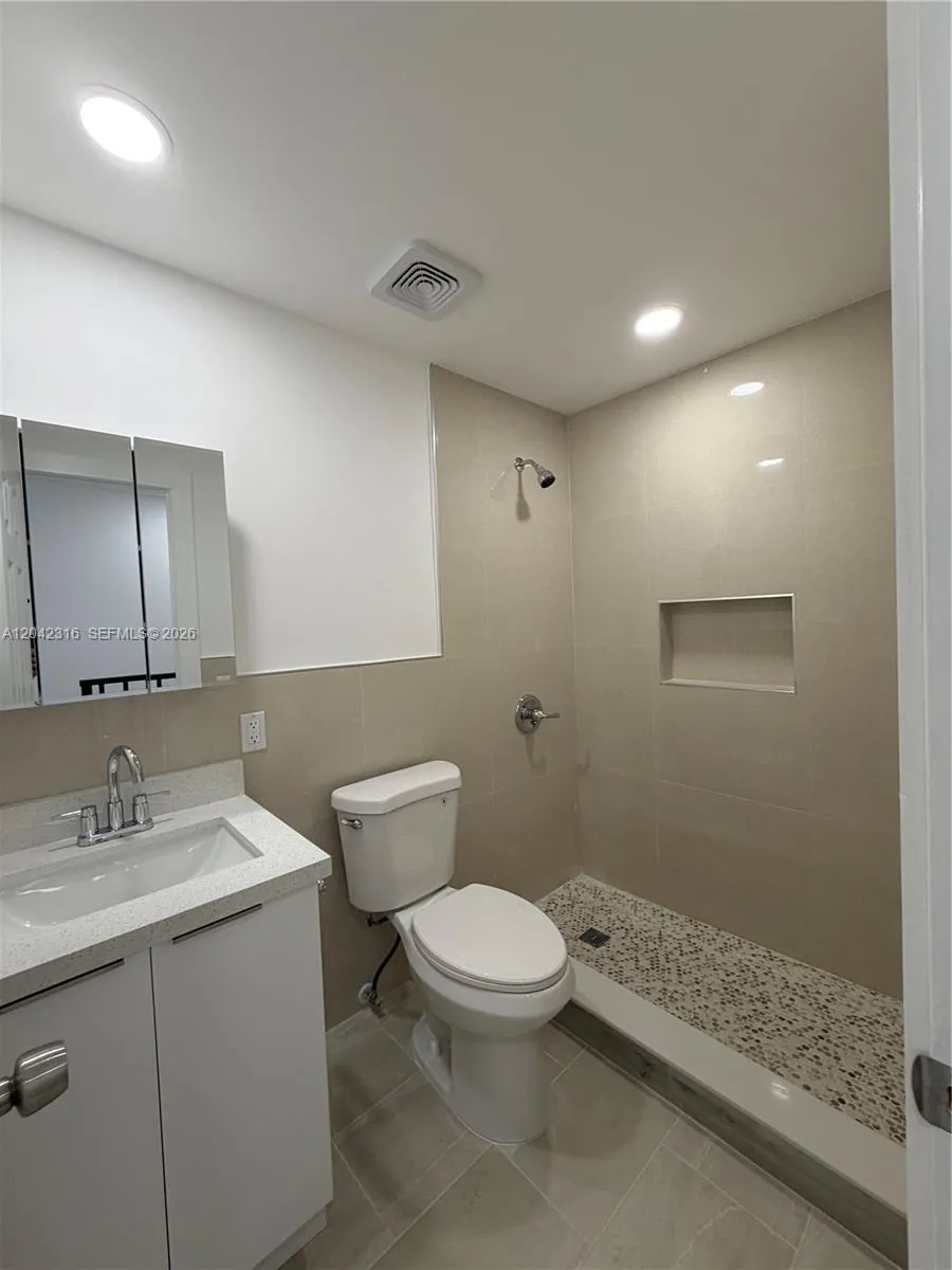 1551 W Okeechobee Rd #9 Hialeah, FL 33010