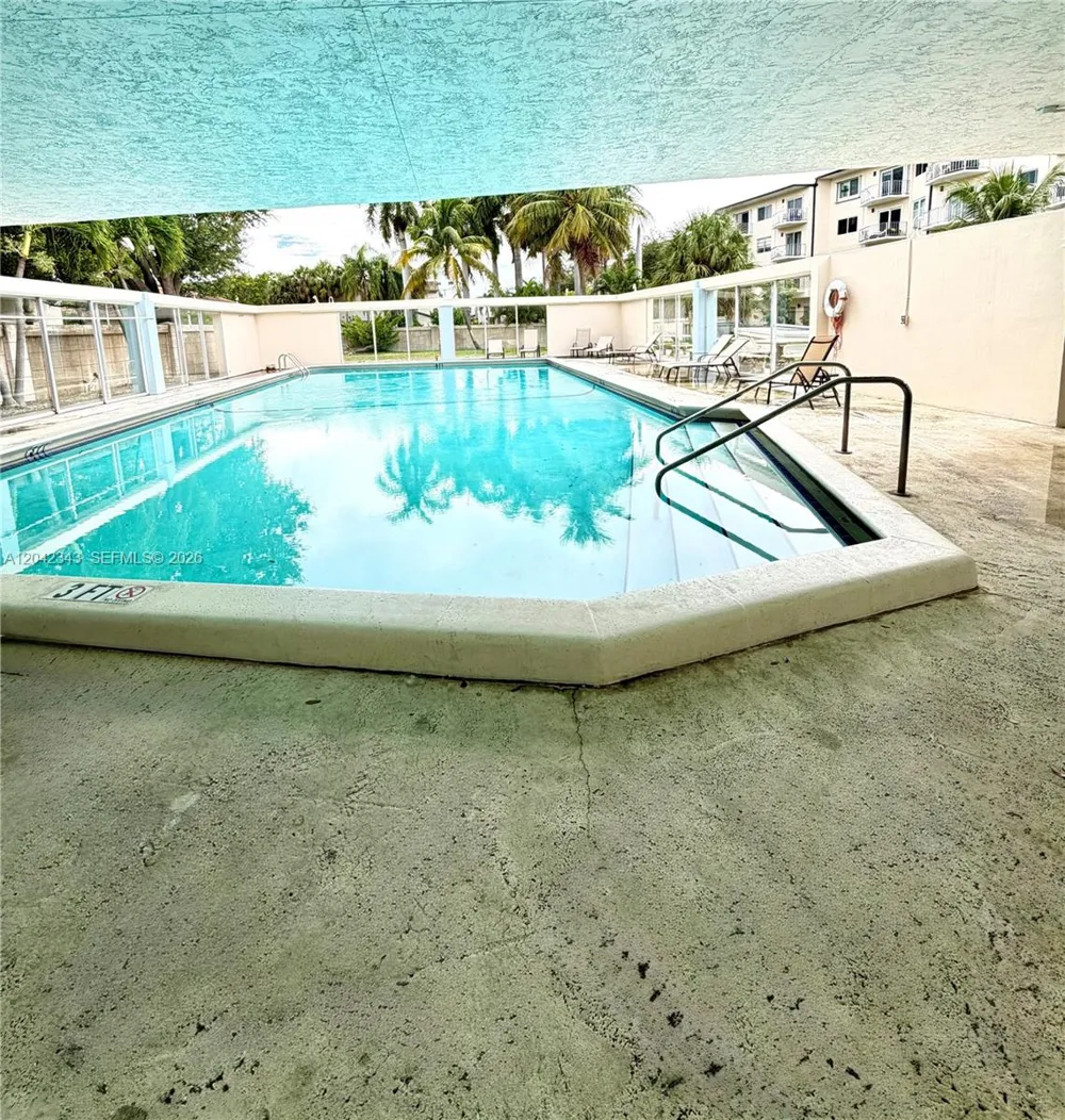 1967 S Ocean Blvd #308 Lauderdale By The Sea, FL 33062