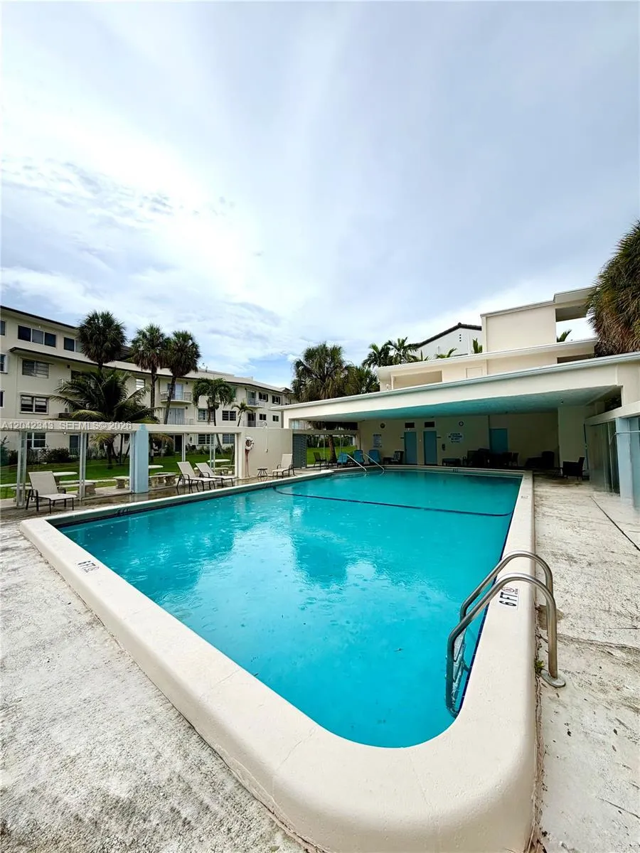 1967 S Ocean Blvd #308 Lauderdale By The Sea, FL 33062