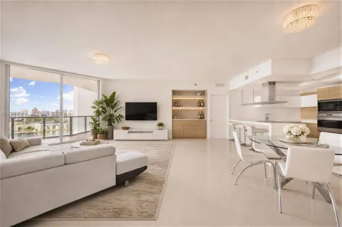 17301 Biscayne Blvd #1704