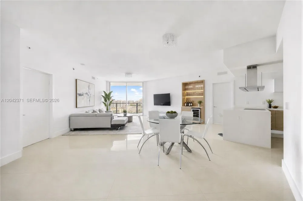 17301 Biscayne Blvd #1704 North Miami Beach, FL 33160
