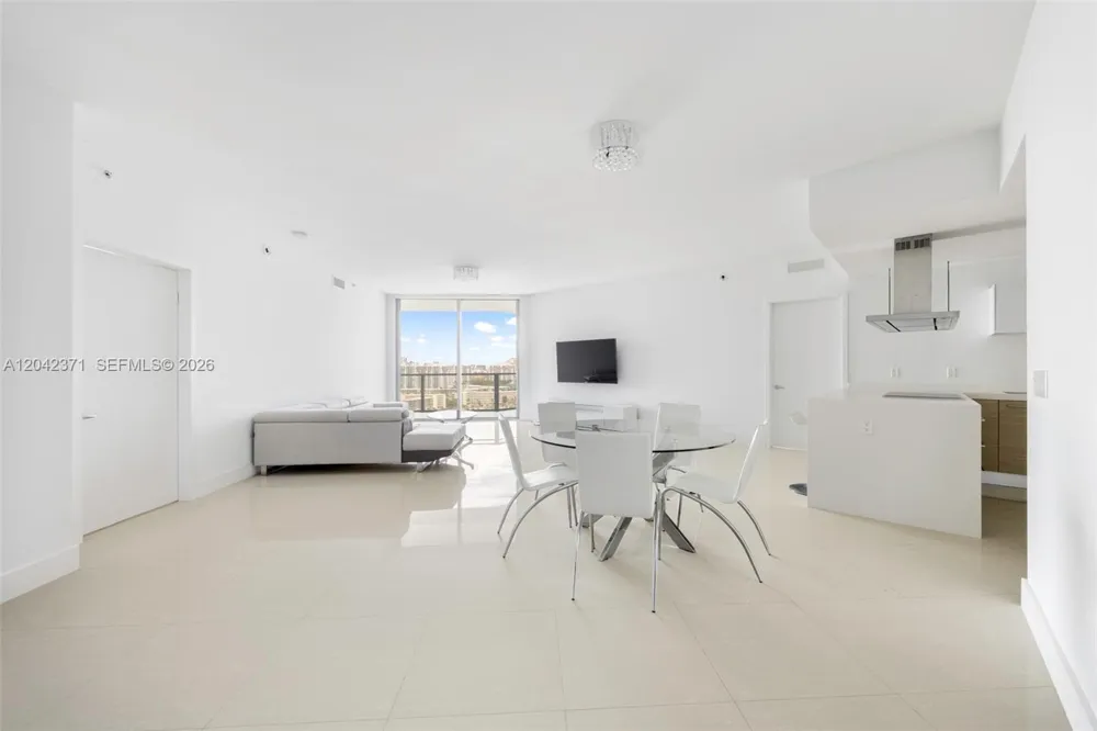 17301 Biscayne Blvd #1704 North Miami Beach, FL 33160