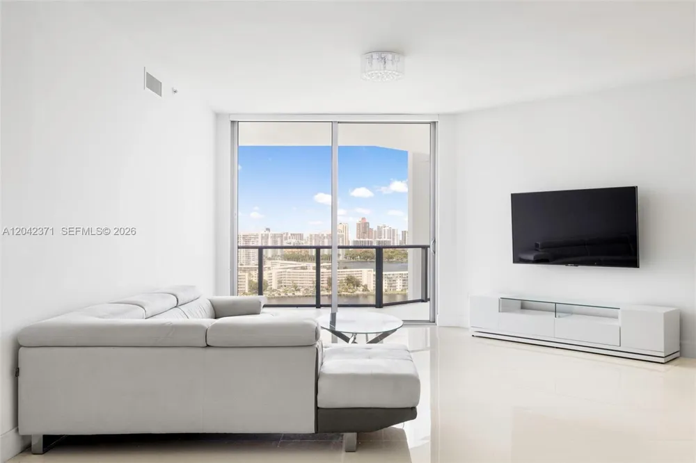 17301 Biscayne Blvd #1704 North Miami Beach, FL 33160