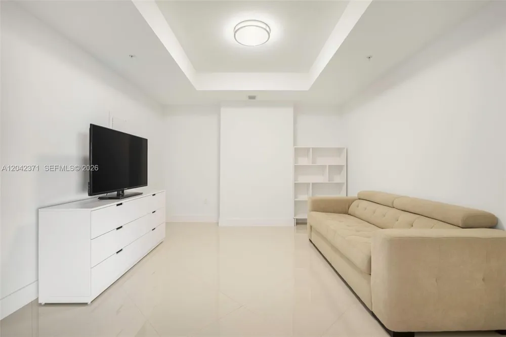 17301 Biscayne Blvd #1704 North Miami Beach, FL 33160