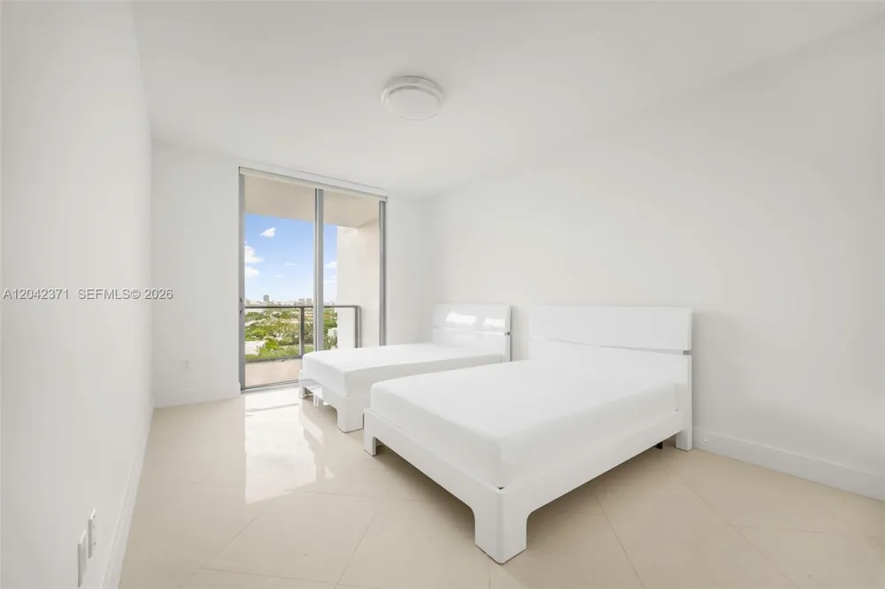 17301 Biscayne Blvd #1704 North Miami Beach, FL 33160