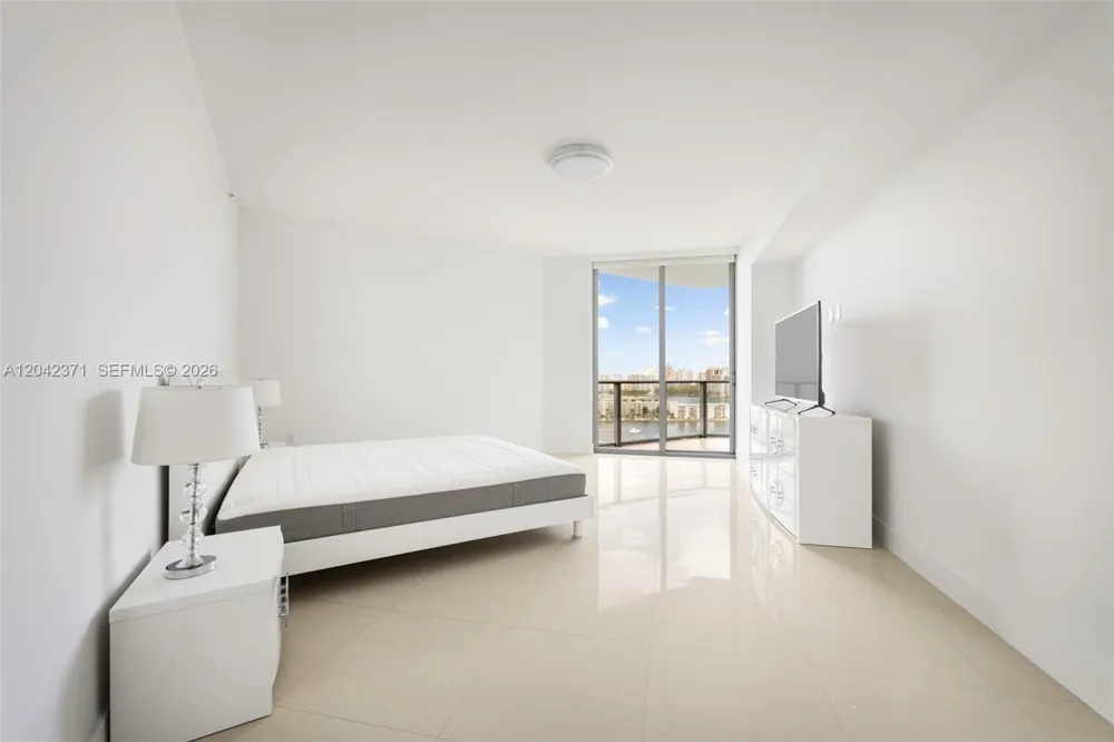 17301 Biscayne Blvd #1704 North Miami Beach, FL 33160