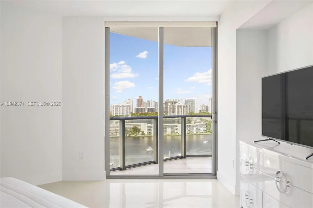 17301 Biscayne Blvd #1704 North Miami Beach, FL 33160