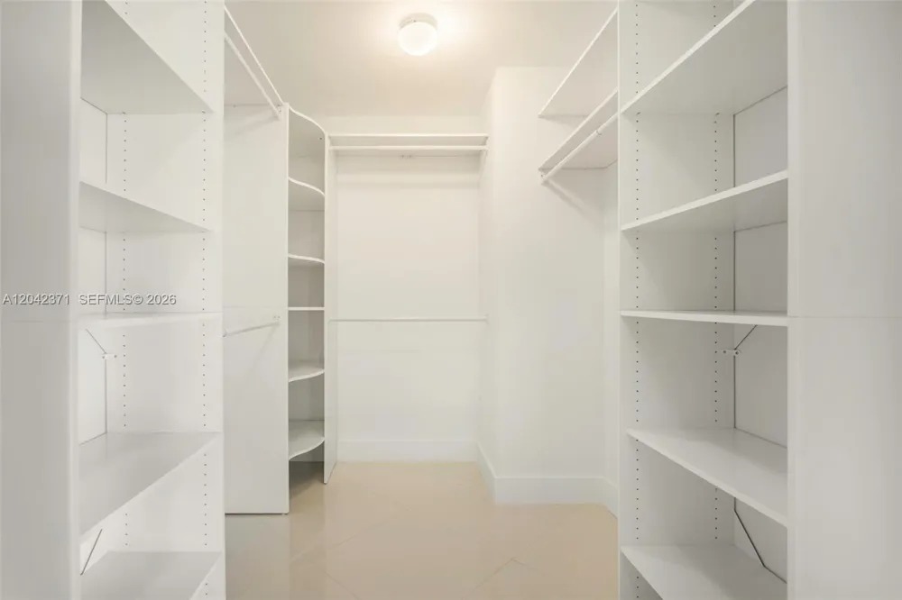 17301 Biscayne Blvd #1704 North Miami Beach, FL 33160