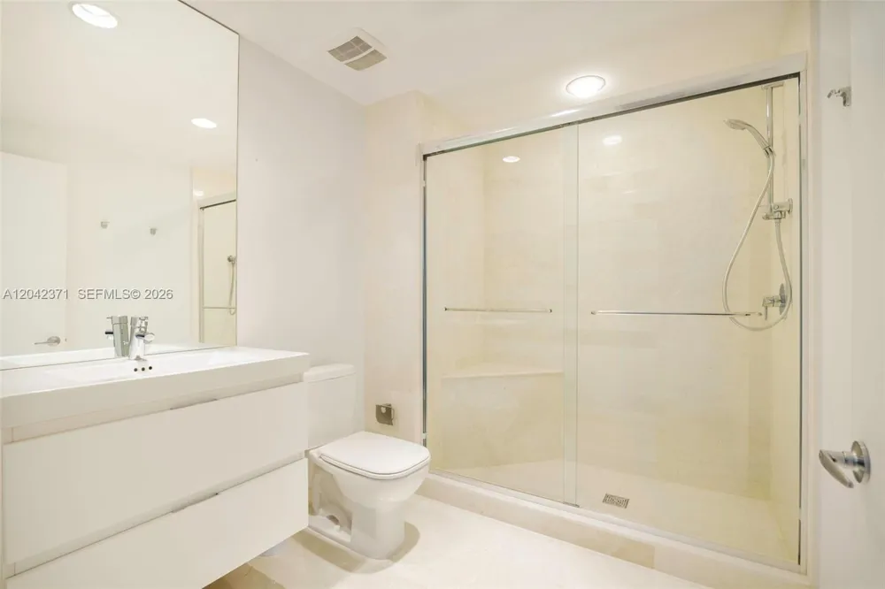 17301 Biscayne Blvd #1704 North Miami Beach, FL 33160