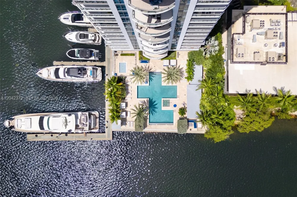 17301 Biscayne Blvd #1704 North Miami Beach, FL 33160