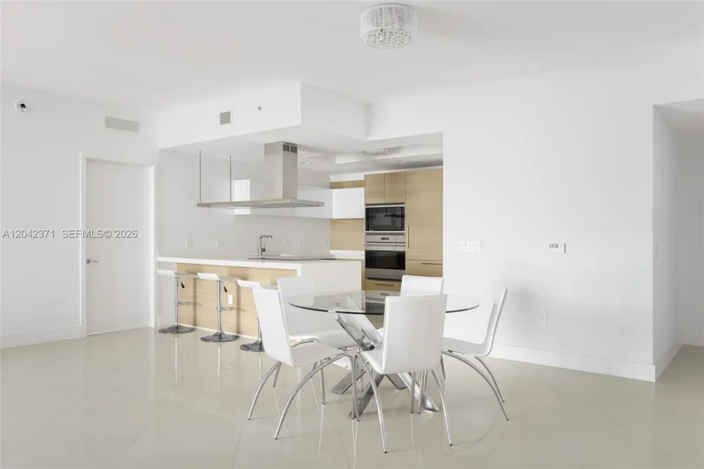 17301 Biscayne Blvd #1704 North Miami Beach, FL 33160