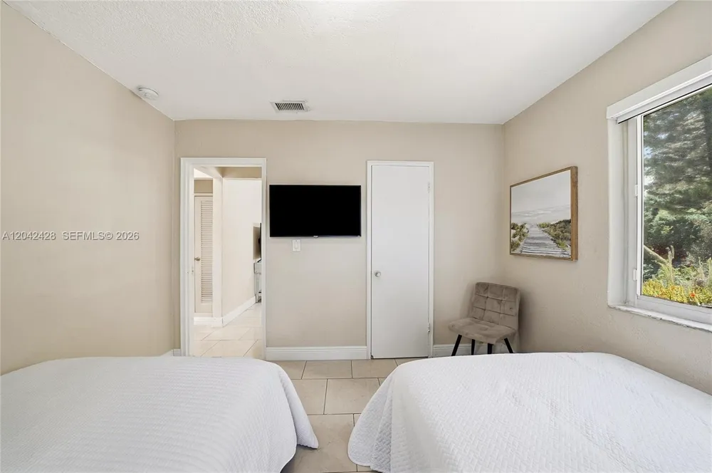 110 NW 125th St North Miami, FL 33168