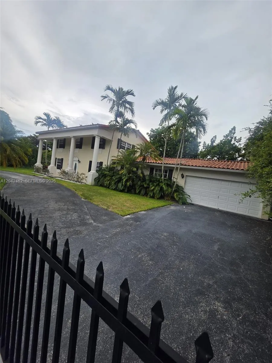 7240 SW 119th St Pinecrest, FL 33156